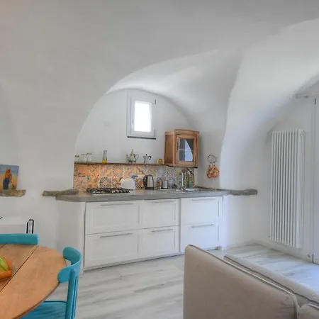 Antica Casa Del Canto Iara - Private Parking