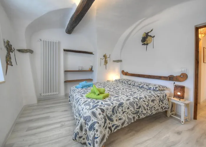Feriehus Antica Casa Del Canto-relax, Natura, Bike, Fast Wifi, Private Parking