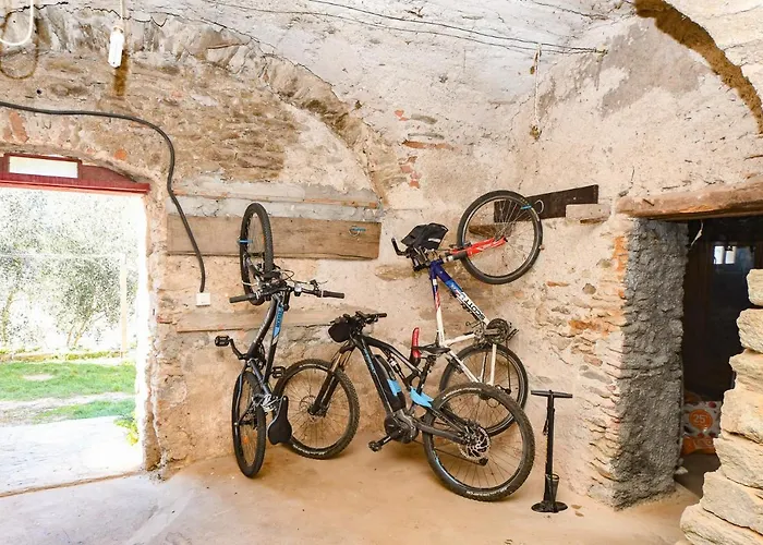 Antica Casa Del Canto-relax, Natura, Bike, Fast Wifi, Private Parking Feriehus